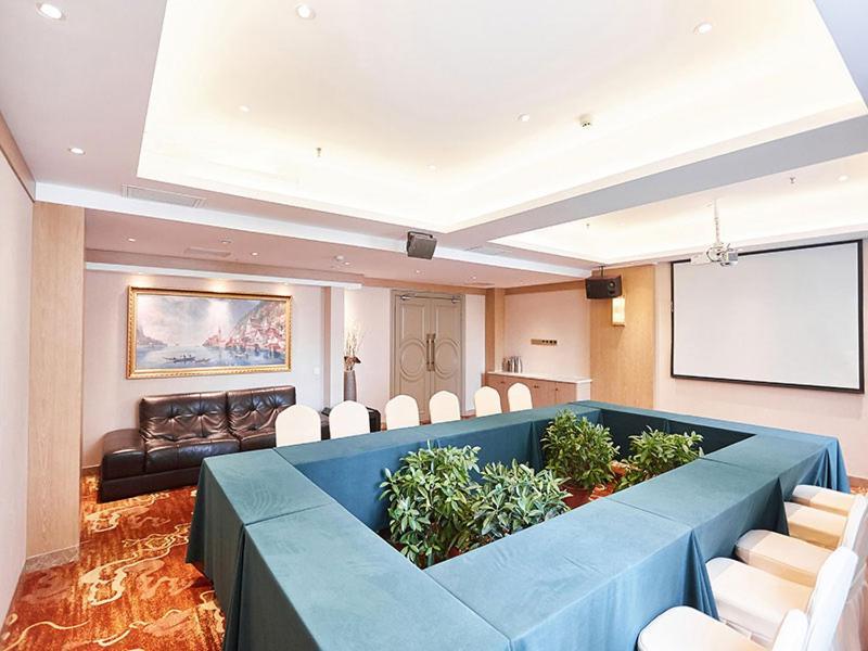 Vienna Hotel Nanyang People Road Extérieur photo