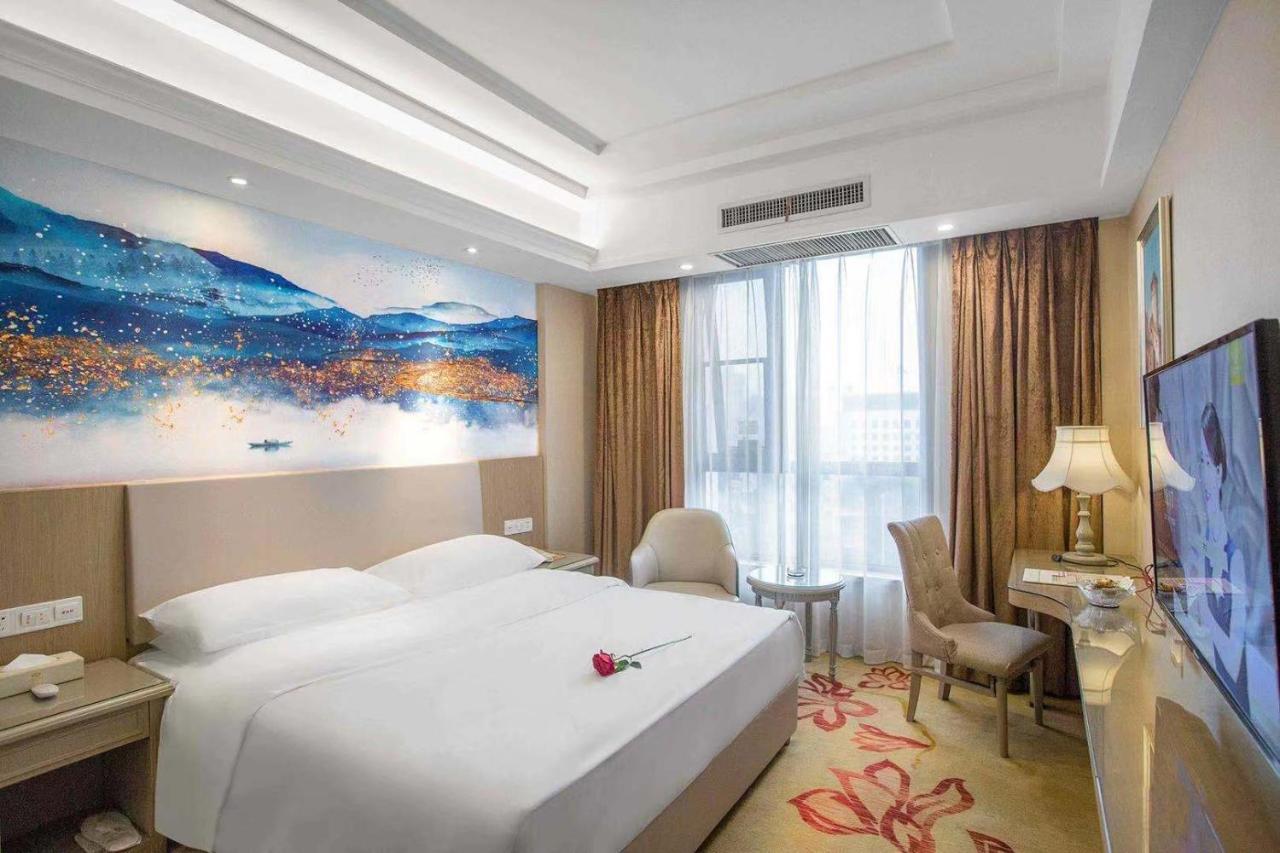 Vienna Hotel Nanyang People Road Extérieur photo