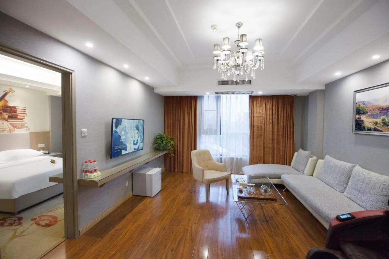 Vienna Hotel Nanyang People Road Extérieur photo