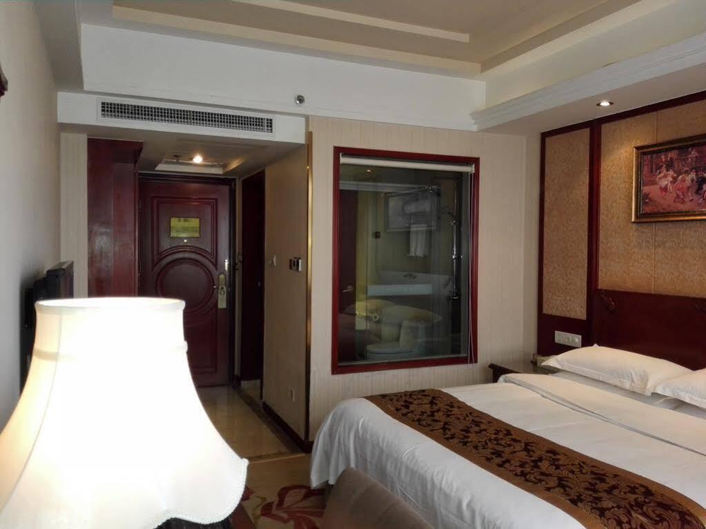 Vienna Hotel Nanyang People Road Extérieur photo